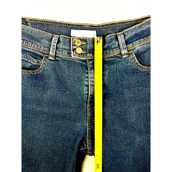 Levi’s 515 Shorts Womens 14 Blue Denim Mid Rise Classic Fit Casual Summer Staple - Picture 9 of 14